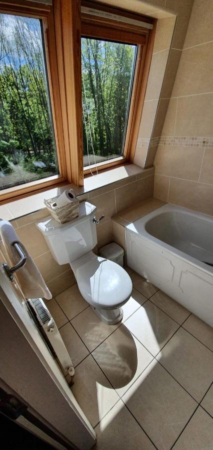Shannon Oaks Apartments Portumna Eksteriør billede