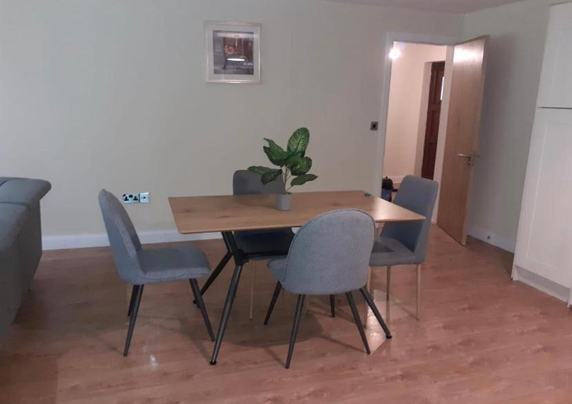 Shannon Oaks Apartments Portumna Eksteriør billede